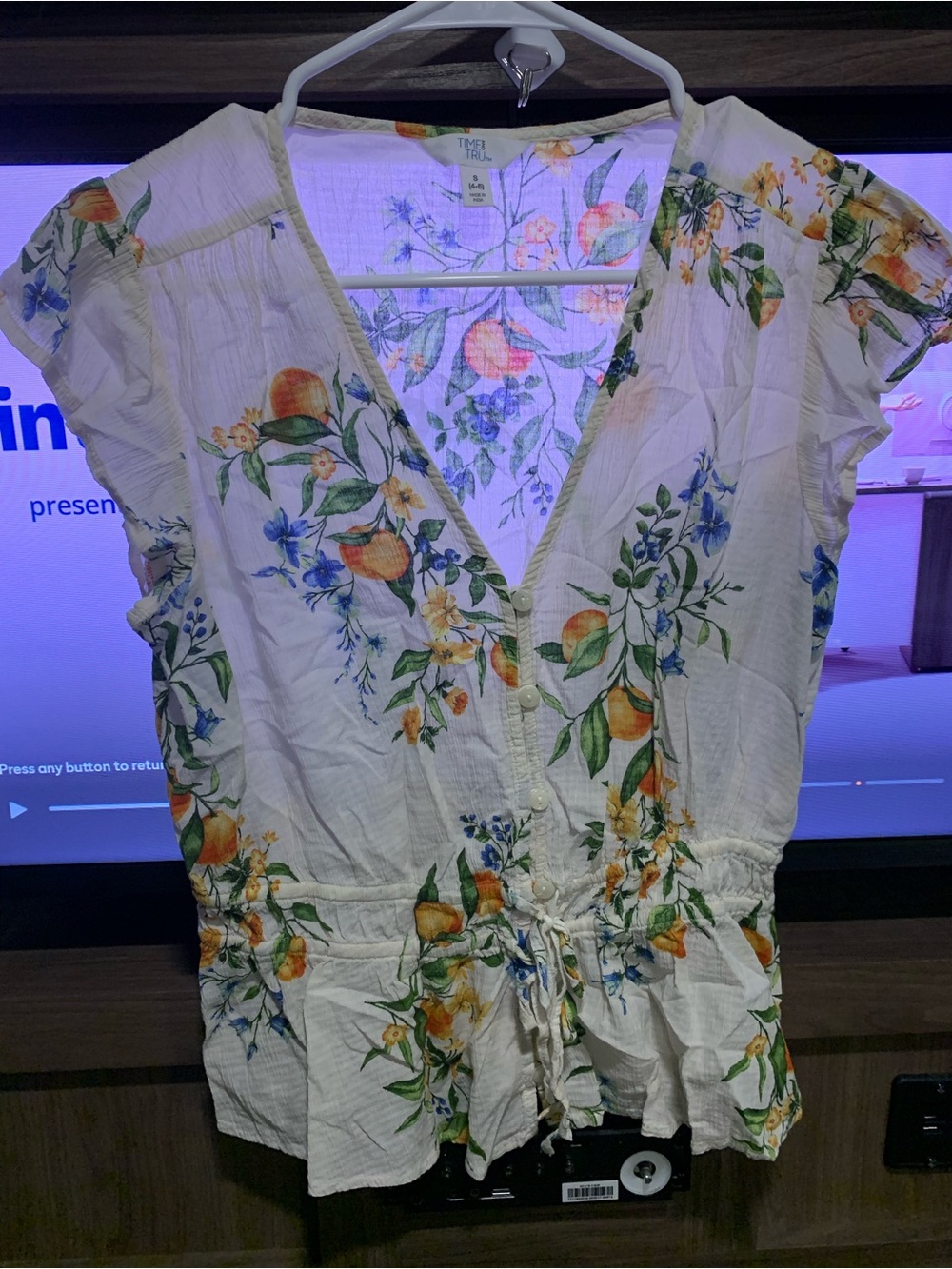 Time and Tru White V-Neck Floral Tie-Waist Blouse